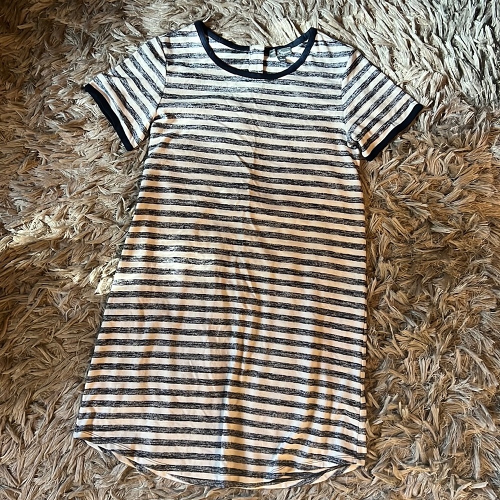 Market and Spruce navy & white striped t-shirt dress